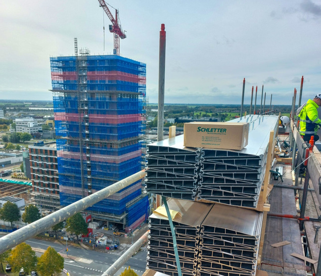 Strong wind loads can occur at lofty heights in Amsterdam, where Schletter PV mounting systems were installed.