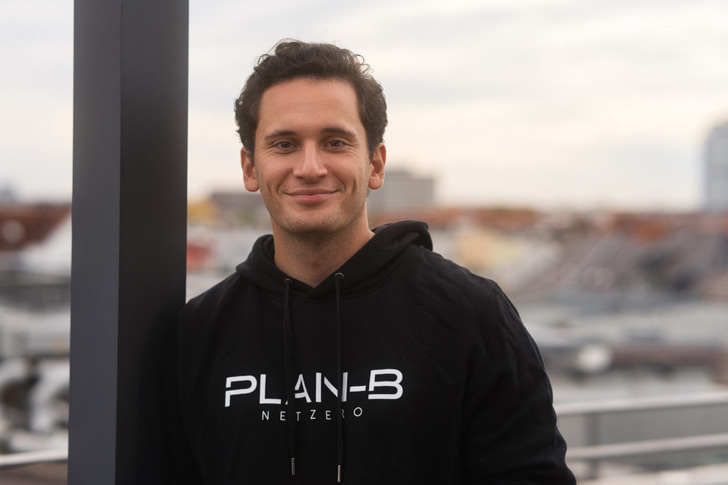 Bradley Mundt (24), CEO & founder of the green energy start-up PLAN-B NET ZERO, based in Zug/Switzerland. - © PLAN-B NET ZERO