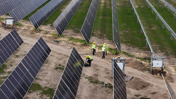 Large PV project of IB Vogt in Greece, now the international developer realized and sold its first solar park in Hungary. - © IB Vogt