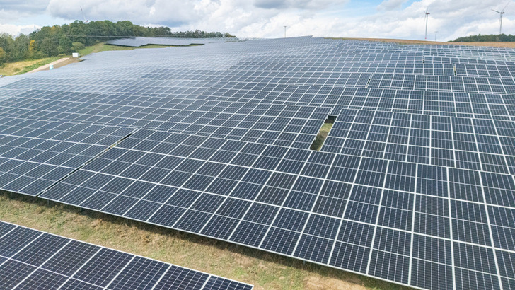 RWE's new solar park in Saxony – a stable grid even at high PV penetration. - © RWE