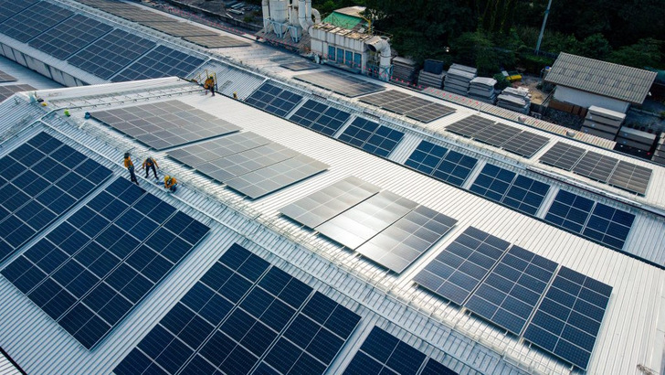 The structure of commercial and industrial solar rooftops can be complex. Here, the right design software is essential for planning and to avoid costly mistakes. - © Kay Dittner/Unsplash