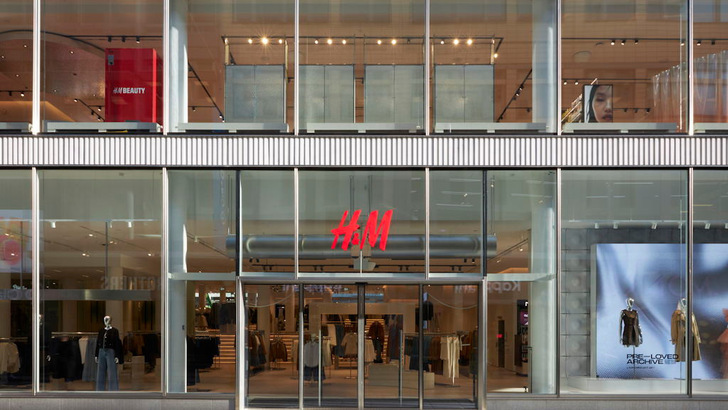 Swedish fashion brand Hennes & Mauritz, H & M, is investing worldwide in photovoltaics and PPAs for more CO2-neutral fashion - © H & M / Hennes & Mauritz