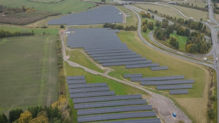 Picture from the construction phase of the hybrid solar park in Halmstad – the battery energy storage system was installed in the open space at the bottom right. - © Sungrow
