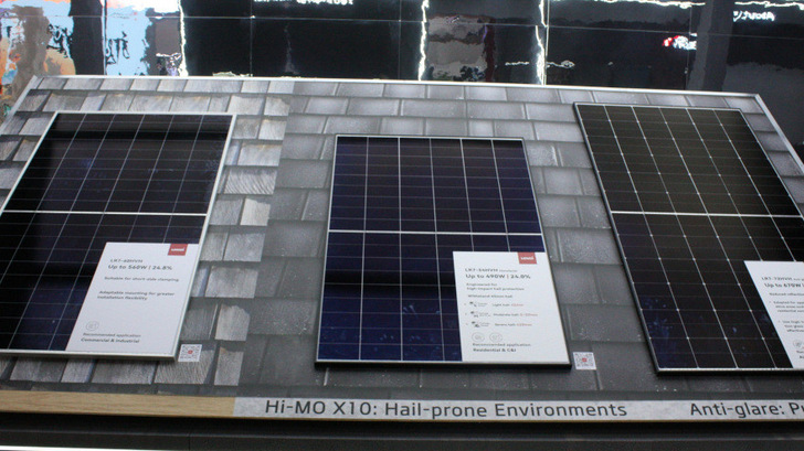 Longi presented variations of its new and flexible Hi-Mo X10 solar module.