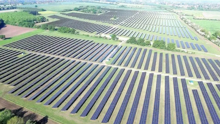 The  site is to cover an area of 3,155 acres (1,277 hectares).