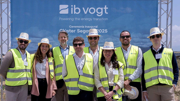 The IB Vogt team at the inauguration of the solar cluster in Segovia, which comprises four solar parks.