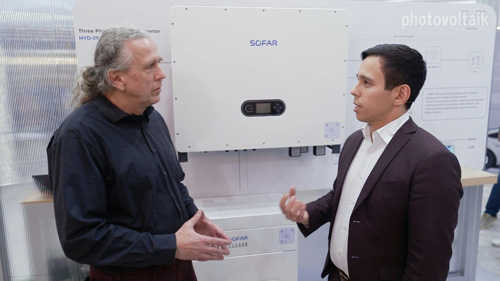 SOFAR, so good – Kenneth Frey (right) in conversation with pv Europe editor-in-chief Heiko Schwarzburger