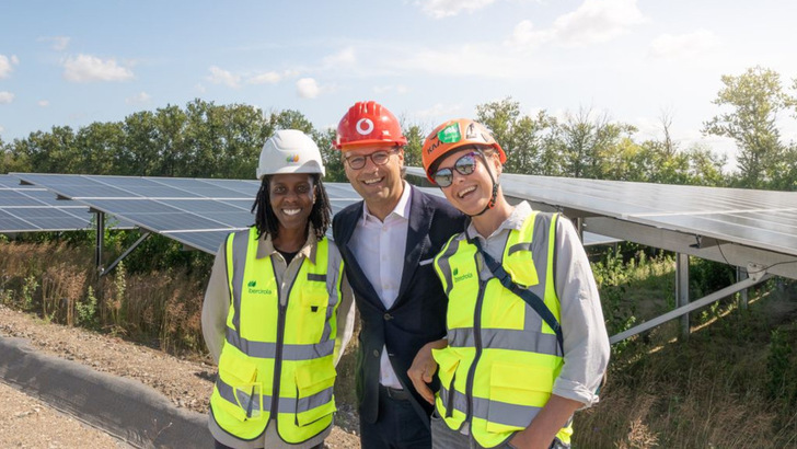 Michael Jungwirth, a member of board at Vodafone Deutschland, joins technicians on site at Iberdrola’s new solar park in Boldekow