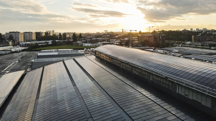 Blends harmoniously into the cityscape: the “SolarMarket” in Anderlecht, part of the Brussels metropolitan area in Belgium.