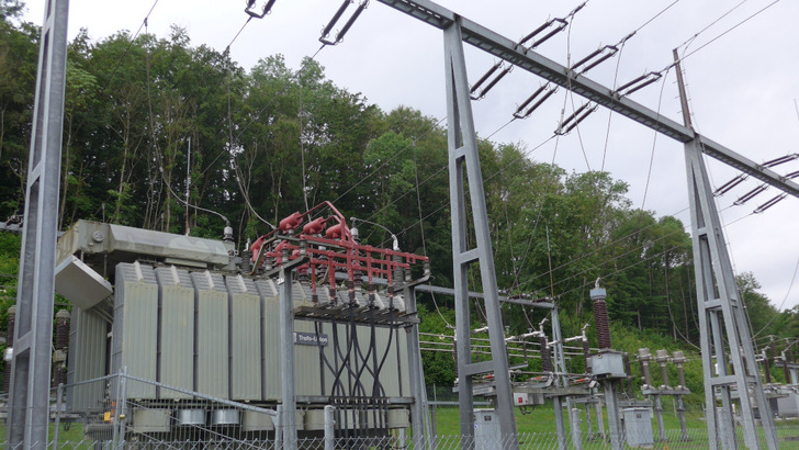 Waiting patiently for the promised upgrade – a grid converter station in southern Germany