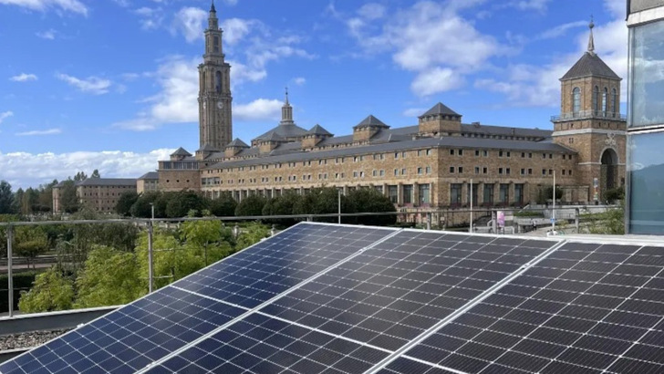 Industry rooftops join the solar fiesta, adding 679 MW in 2025