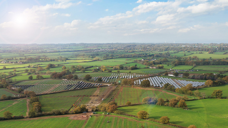 From green fields to solar yields – the English countryside embraces clean energyFrom green fields to solar yields – the English countryside embraces clean energy