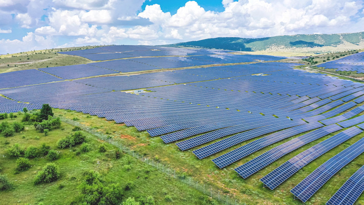 HelleniQ Energy’s Romanian debut arrives in waves of blue