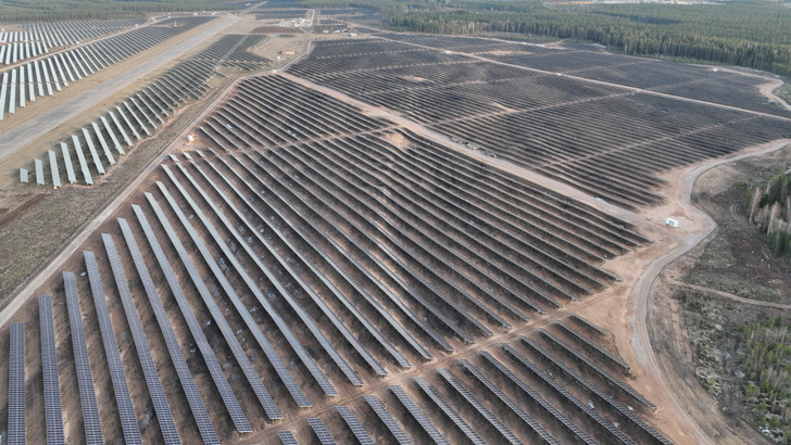 Hultsfred Solar Park spans 140 hectares and comprises 128,912 panels
