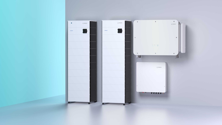 Family portrait of the Commercial 100, from battery stack to hybrid inverter