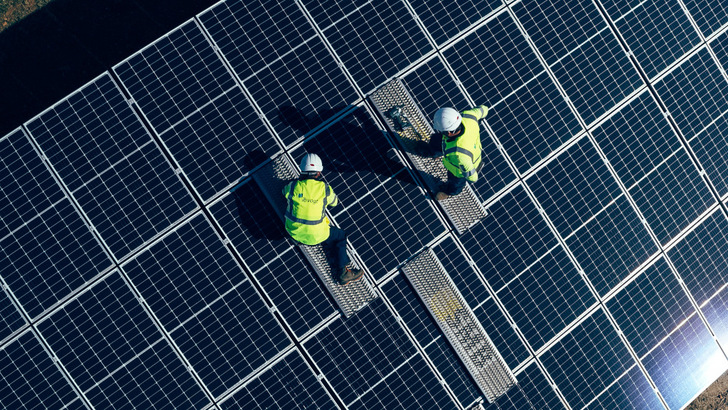 Panel by panel toward energy security in the EU