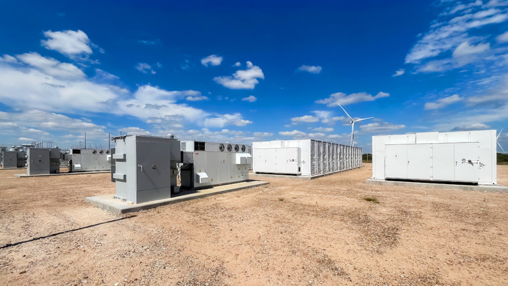 Smart inverters play a central role in stabilising power grids in a renewable energy system