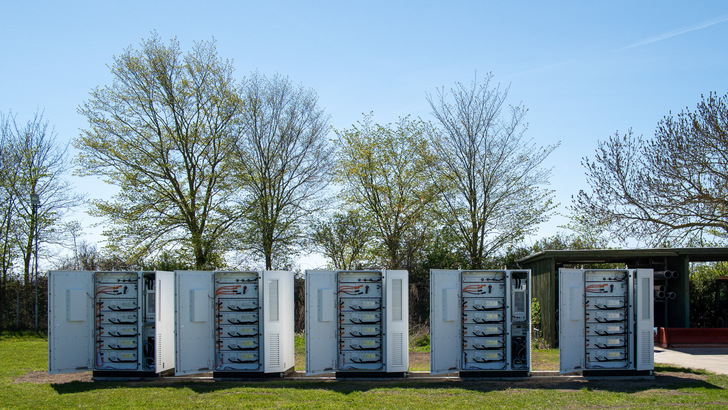 Emaldo's commercial battery cabinets, now with a route into the Dutch trading markets