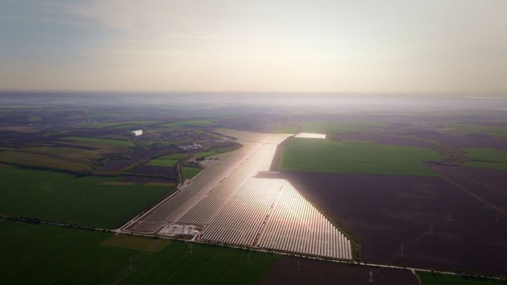 The array will share the site with an 82ha nature reserve