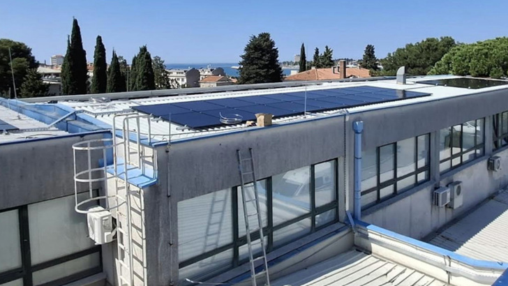 The completed system on the health centre roof in Umag