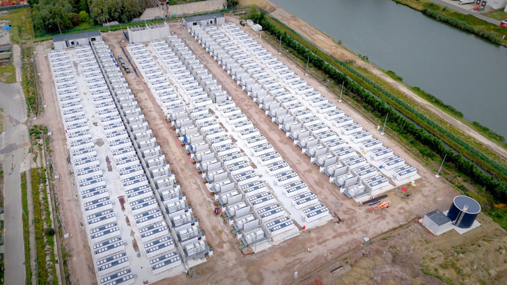 Containerised Li-ion units stretch across Sungrow's 800 MWh Belgian BESS, reflecting Europe's move towards larger, denser grid-scale storage projects