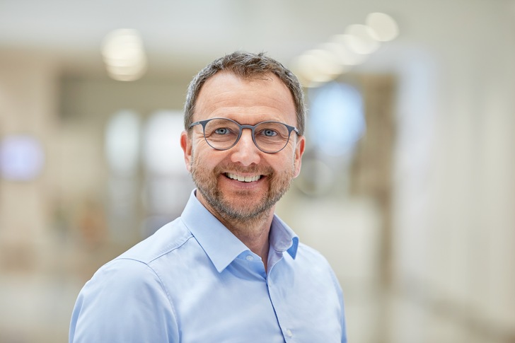 Interview/CEO Talk - Torsten Sieker from Phoenix Contact: „Electric ...