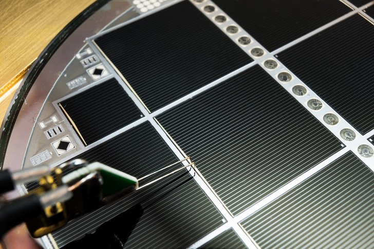 Researchers from Fraunhofer ISE reached a new world record of 31.3 percent efficiency for a silicon based solar cell.
