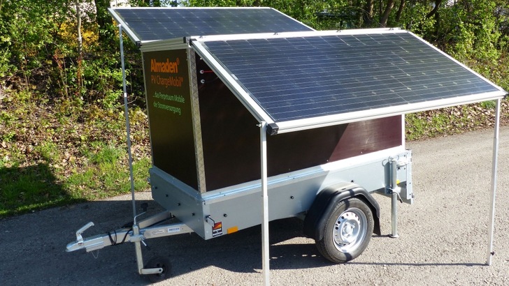 It is easy to move the solar generator and use it in several places. - © Almaden
