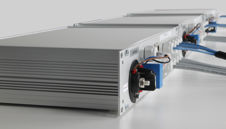 The LiConnect device balances the batteries as management system. 