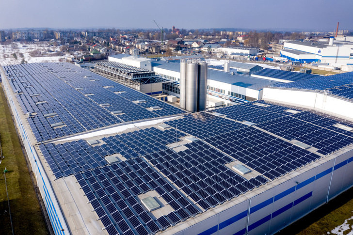 The RETAL installation in Lithuania is the largest roof-top PV plant in the Baltic states. - © Sun Investment Group
