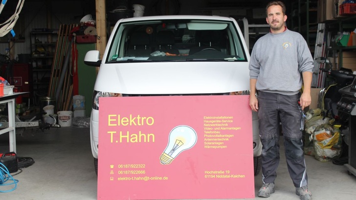 Master electrician Torsten Hahn is a PV and battery expert. - © Markus Vetter/Kostal
