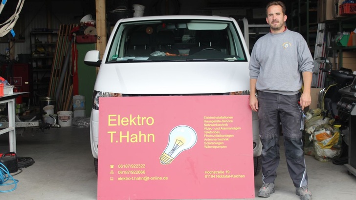 Master electrician Torsten Hahn is a PV and battery expert.