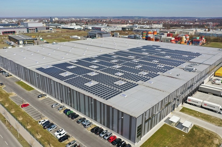 BayWa r.e. installs large-scale rooftop installations for 3 industrial and commercial sites of global property developer Goodman in The Netherlands and Germany. - © BayWa r.e.
