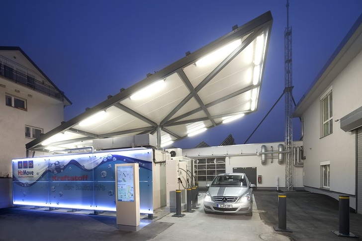 Fraunhofer ISE is already operating a solar fuel cell station. More innovations from Baden-Württemberg will be presented at Hannover Messe end of April under slogan "Boosting future mobility". - © Fraunhofer ISE
