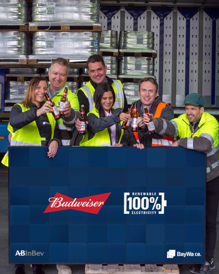 AB InBev & BayWa r.e. celebrating the deal. - © BayWa r.e.
