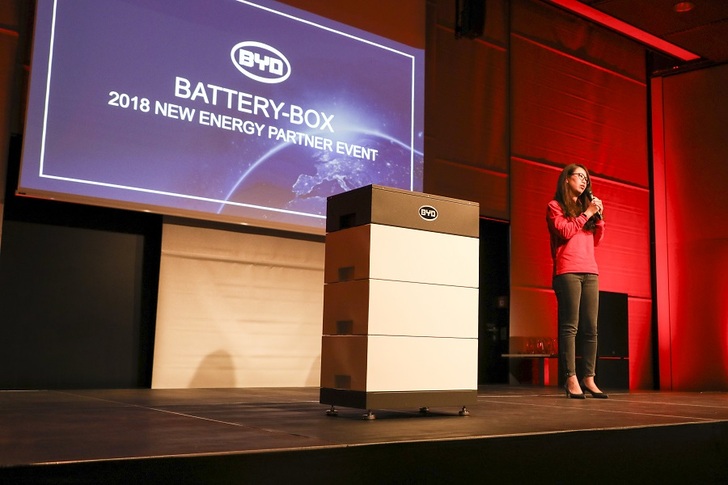 Julia Chen, Global Sales Director, BYD Batteries, at the partner conference in Stuttgart.
