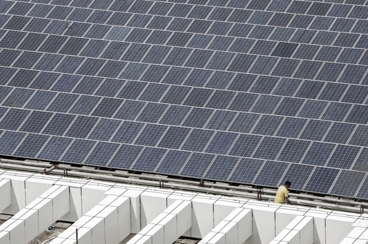 Corporate procurement of clean energy could catalyze additional 100GW of solar and wind until 2030, - © Bloomberg NEF
