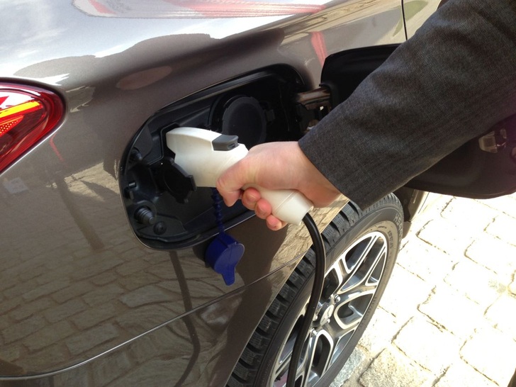 The car suppliers open the race for better and cheaper electric vehicles.