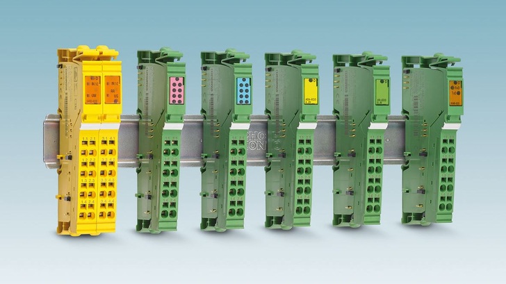 Up to two dual-channel sensor circuits can be connected to one safety terminal. - © Phoenix Contact
