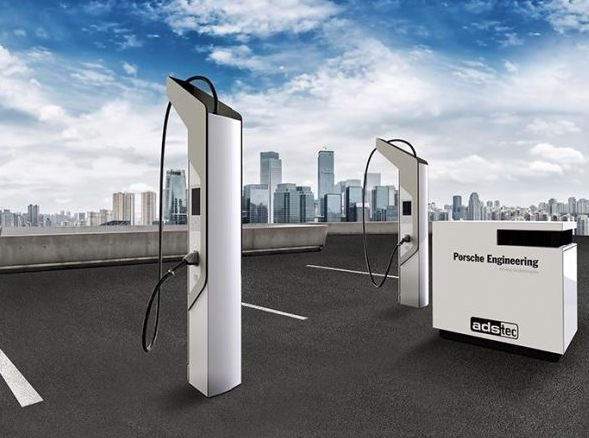 HPC High Power Charger with charging station for limited-power distribution grids.