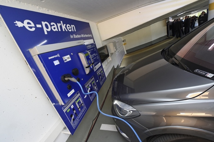 The municipal utility in Karlsruhe is promoting e-mobilty through various activities like an intelligent charging infrastructure. - © e-mobil BW
