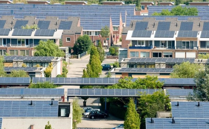 Consumers in Europe should be empowered to self-generate and store solar power without any burden. - © Eneco Group
