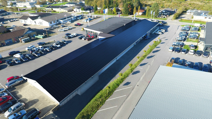 The installed micro-inverters make the roof from Ennogie resistant against shading. - © Ennogie
