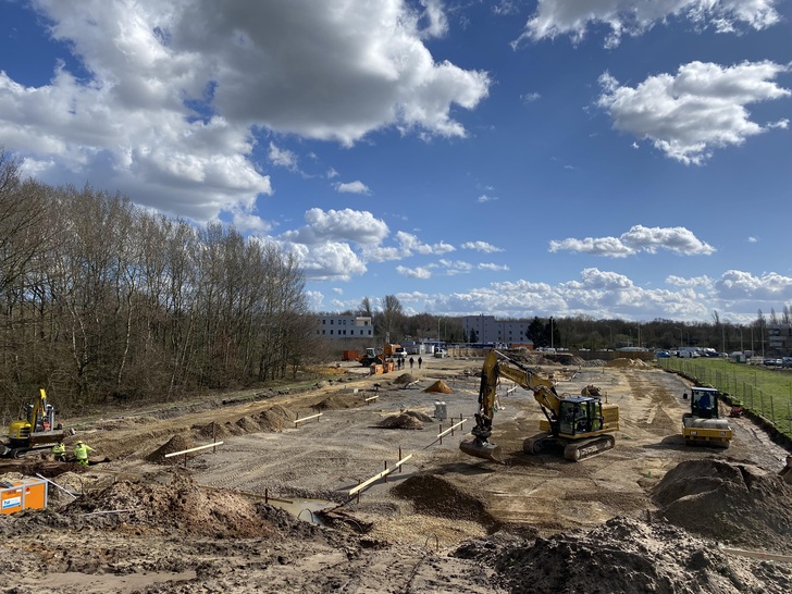 Under construction: Europe’s largest charging park for electric vehicles. - © Roland Schüren
