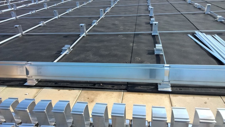 Example of MSP installation on a commercial roof top. - © Ernst Schweizer AG

