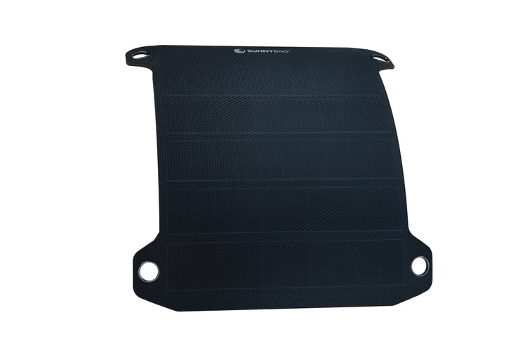 With an included attachment systems, the new Leaf Pro can be easily mounted on backpacks, bags and tents.