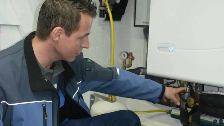 Fuel cells work very good in combination with PV.