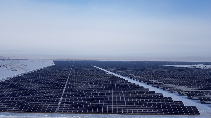 306,660 solar modules and 40 inverters were installed at the PV plant in the Karaganda region of Kazakhstan. The expected yield is more than 140,000 MWh yearly. - © Goldbeck Solar
