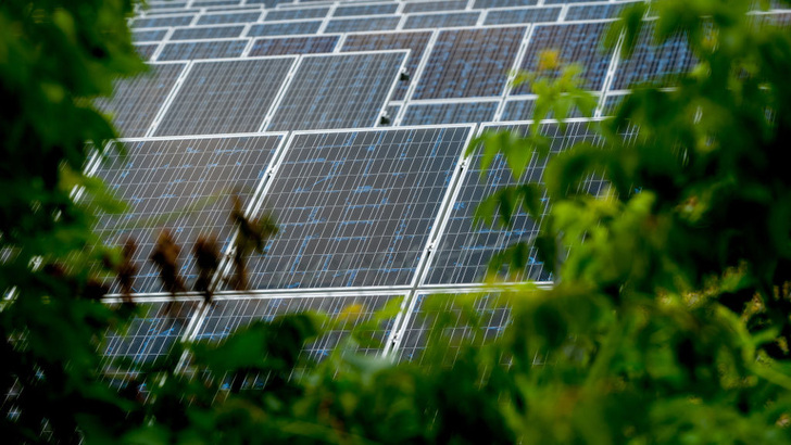 Without a change in energy supply, the citizens will have to shoulder considerably higher electricity costs in the future. 