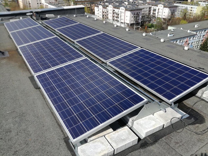 Installer Specjalisci Energetczni has installed more than 250kw of the Sunfixings Light Tegra flat roof, low ballasted solar PV mounting system since the 2nd quarter 2017 in Poland. - © Sunfixings
